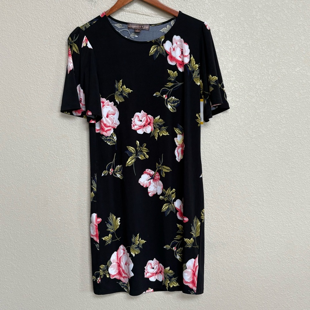 NWT Alexandra + Oak Floral Shift Dress Women Medium Black‎ Pink Short Sleeve